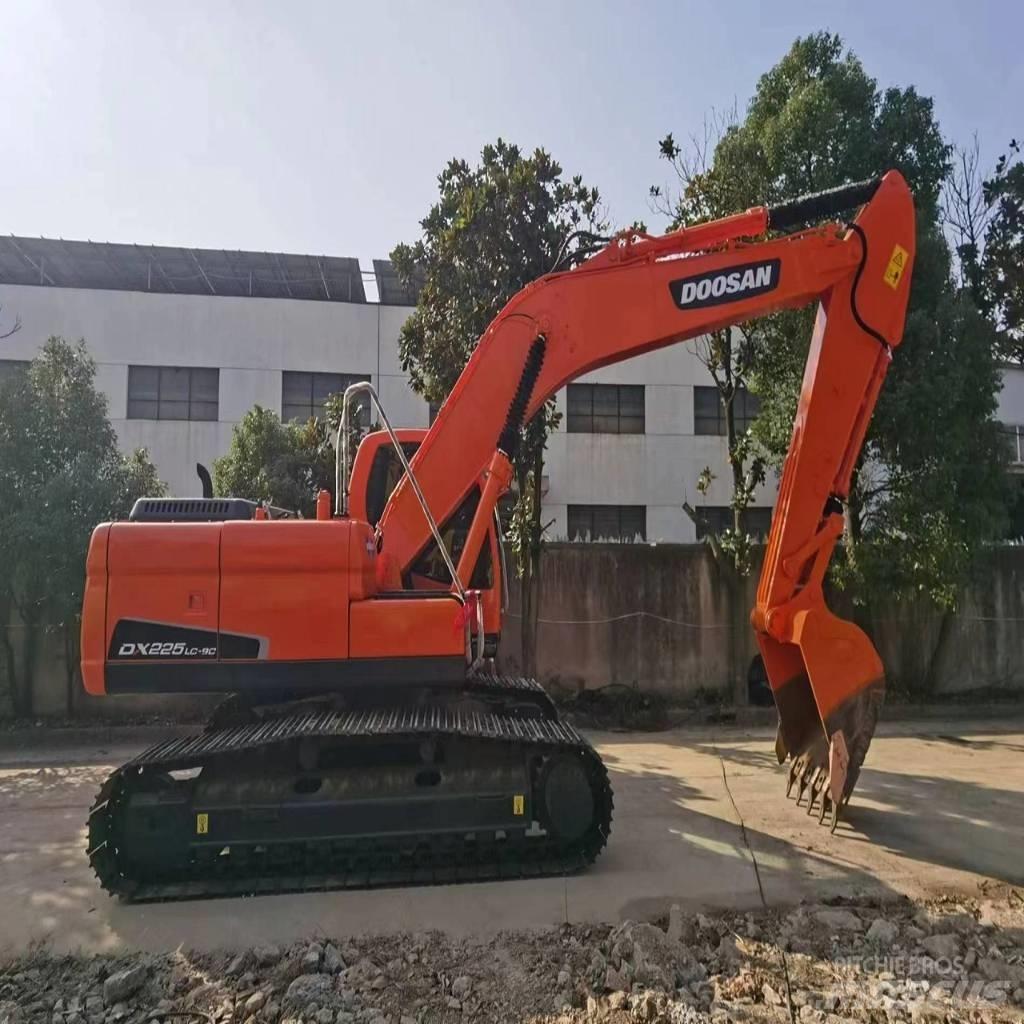 Doosan DX225LC-9C Excavatoare pe șenile
