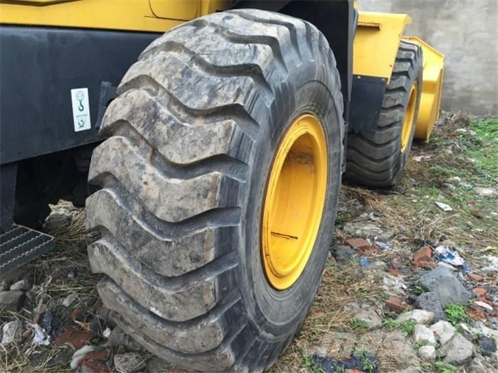 Komatsu WA 320-5 Incarcator pe pneuri
