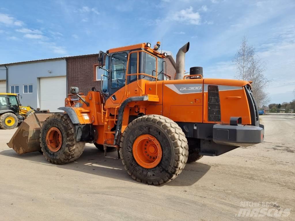 Doosan DL 300-5 Incarcator pe pneuri