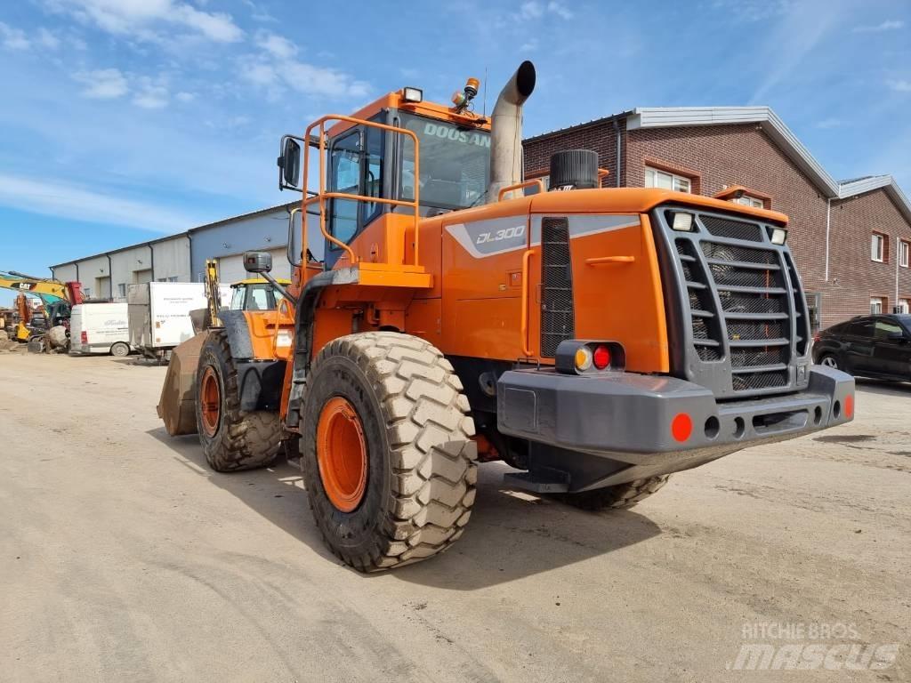 Doosan DL 300-5 Incarcator pe pneuri