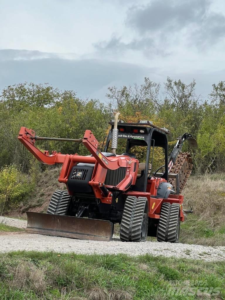 Ditch Witch RC120 Excavatoare de santuri