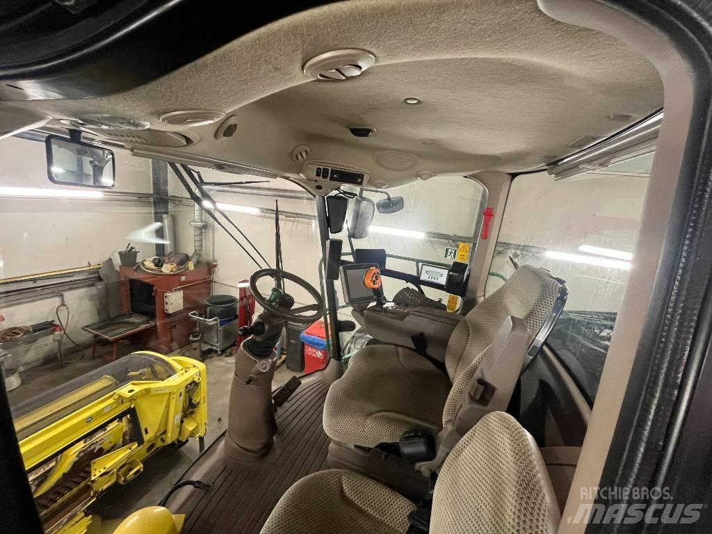 John Deere 8300i Forajere cu autopropulsare