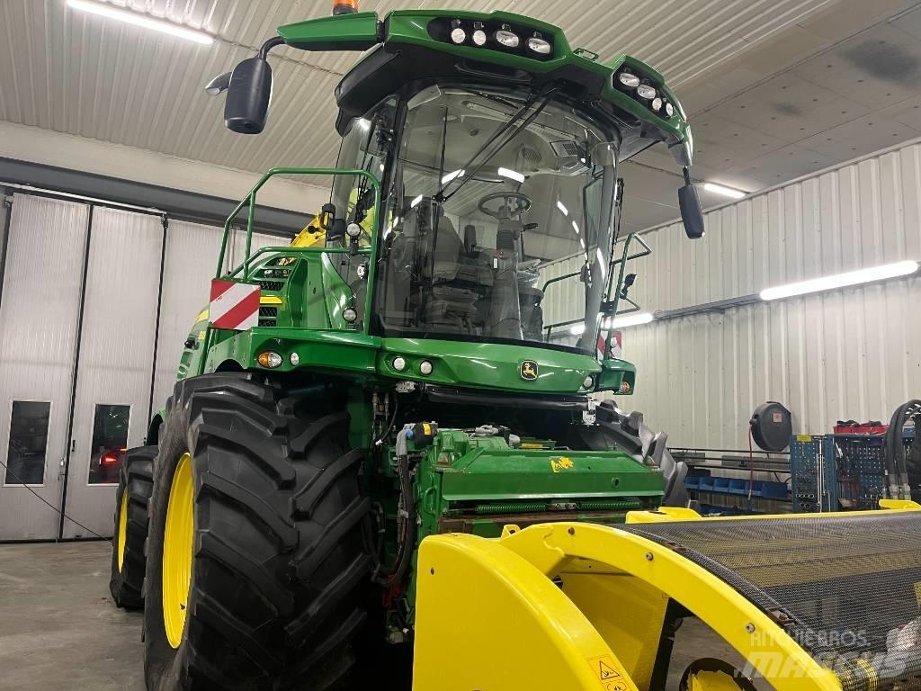 John Deere 8300i Forajere cu autopropulsare