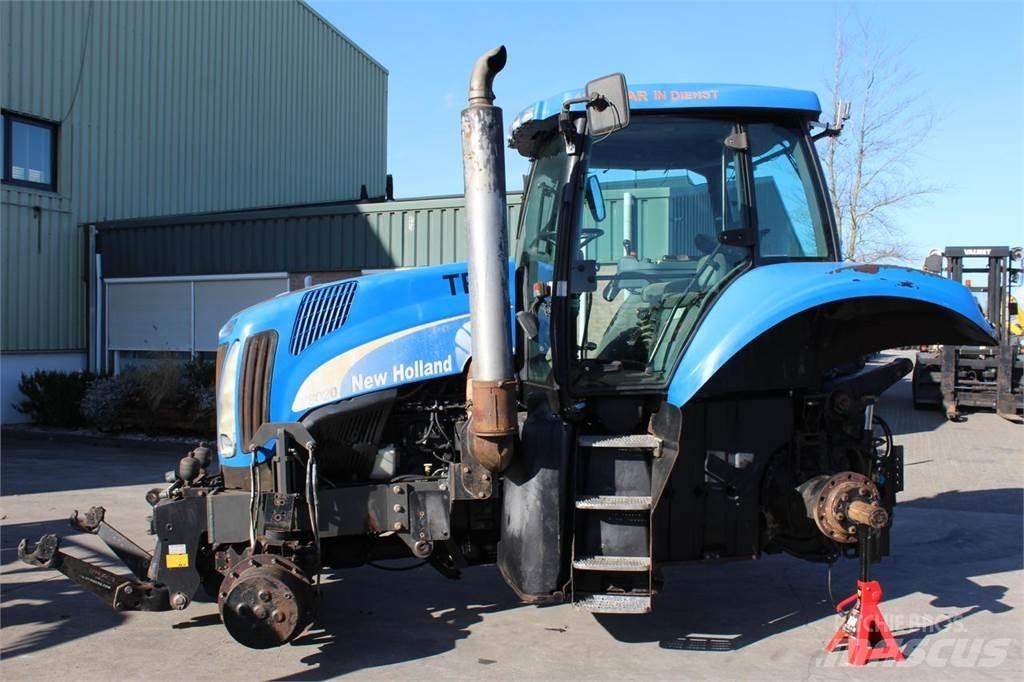 New Holland T8020 Tractoare