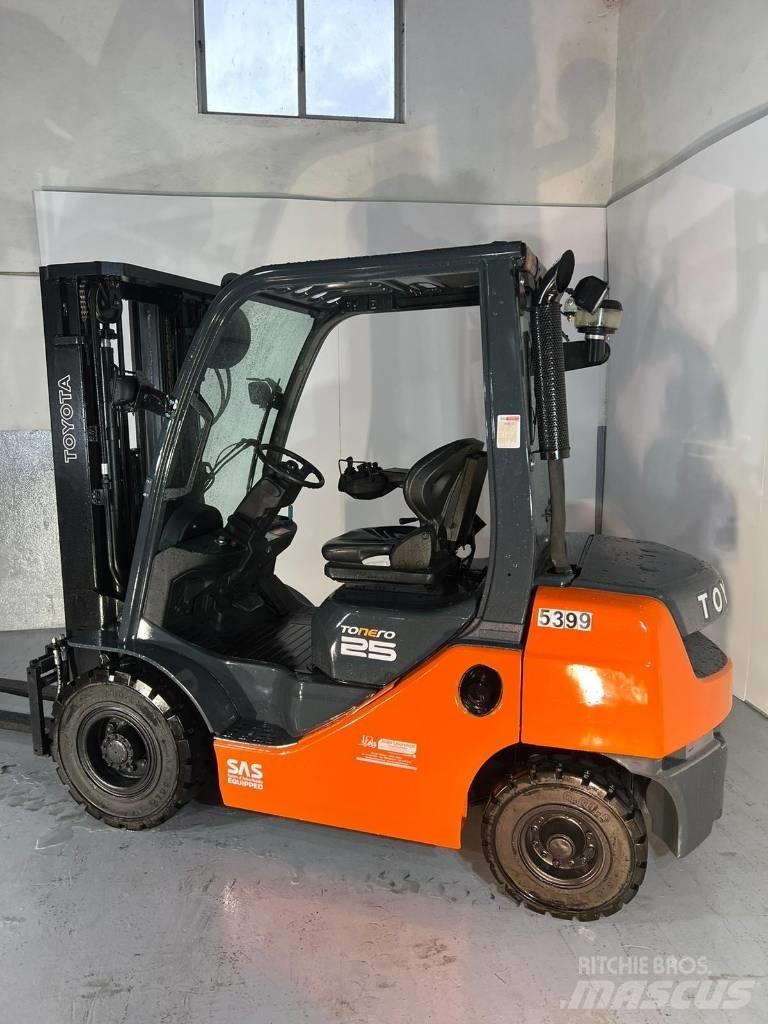 Toyota 02-8 FD F 25 Stivuitor diesel