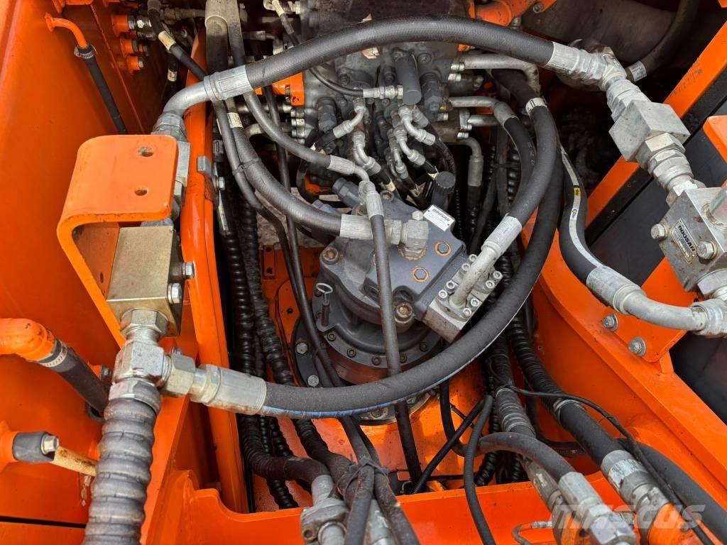 Doosan DX 225 LC Excavatoare pe șenile
