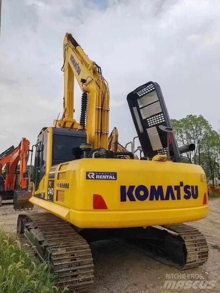 Komatsu 240LC-8 Excavatoare pe șenile
