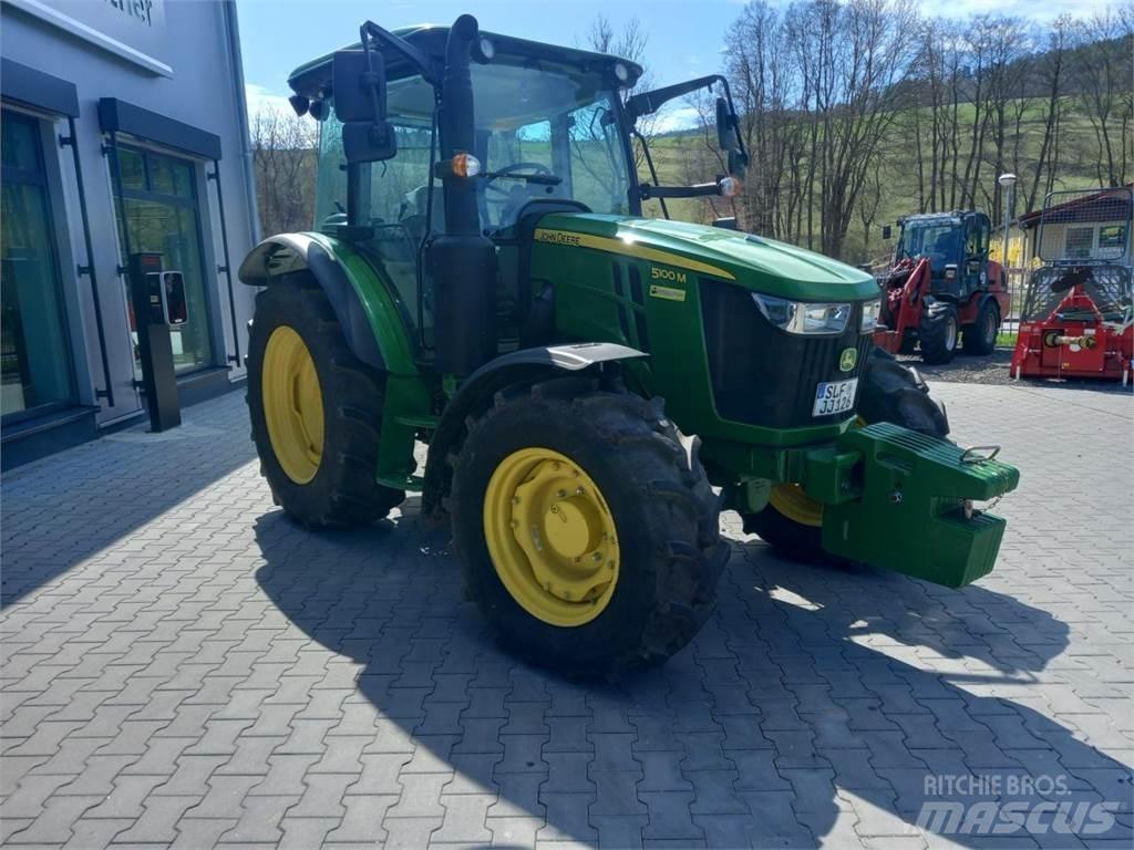John Deere 5100M Tractoare