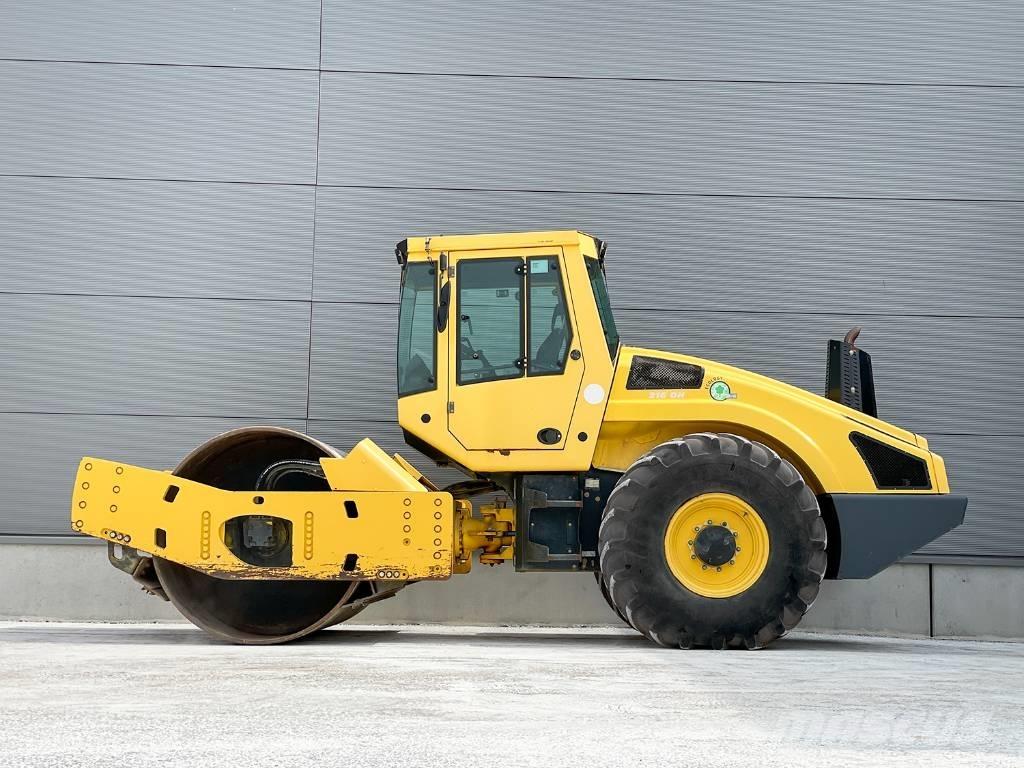 Bomag BW 216 DH-4i Compactoare monocilindrice
