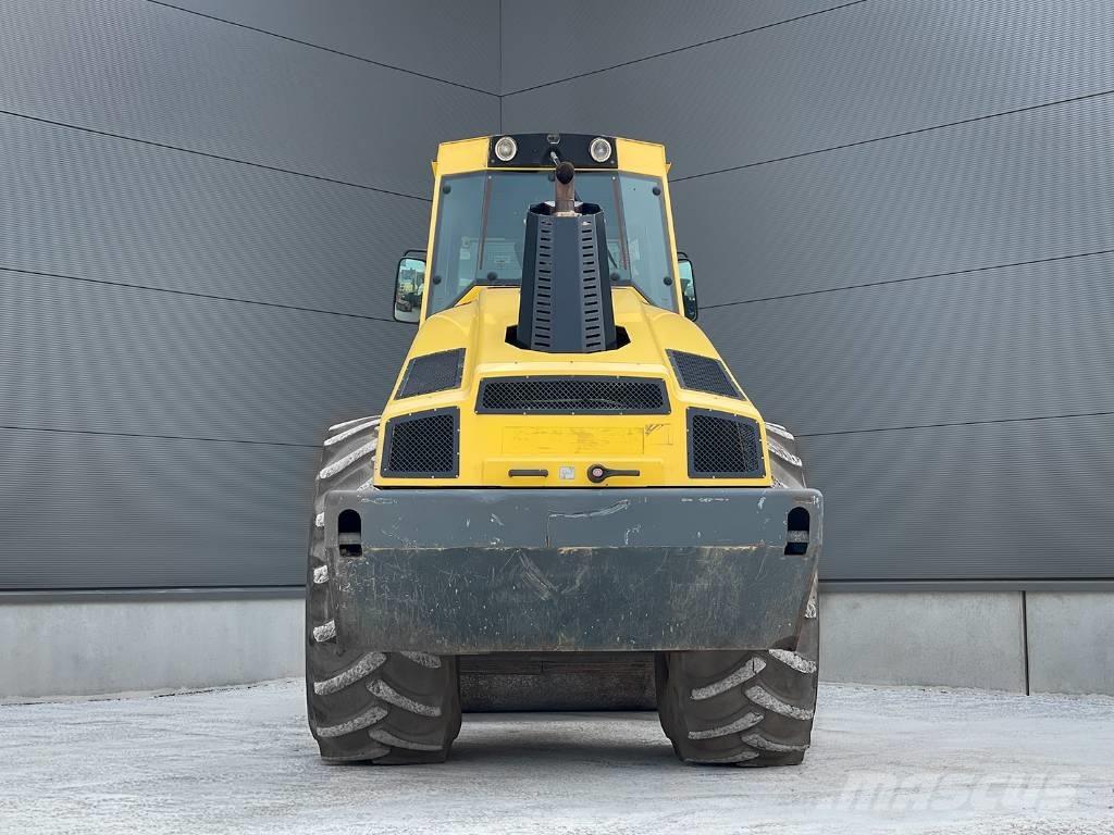 Bomag BW 216 DH-4i Compactoare monocilindrice
