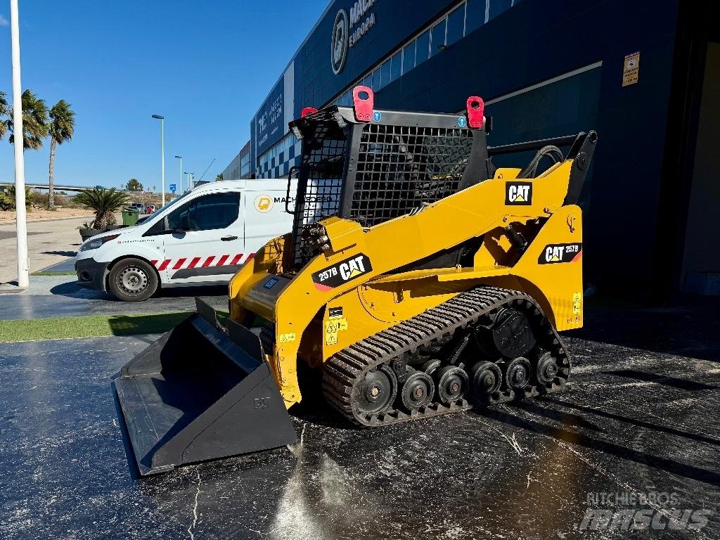 CAT 257 B Încarcatoare cu excavator