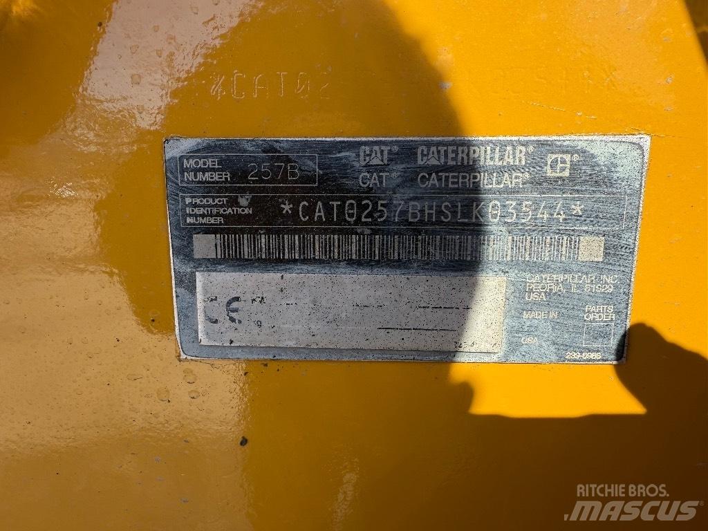 CAT 257 B Încarcatoare cu excavator