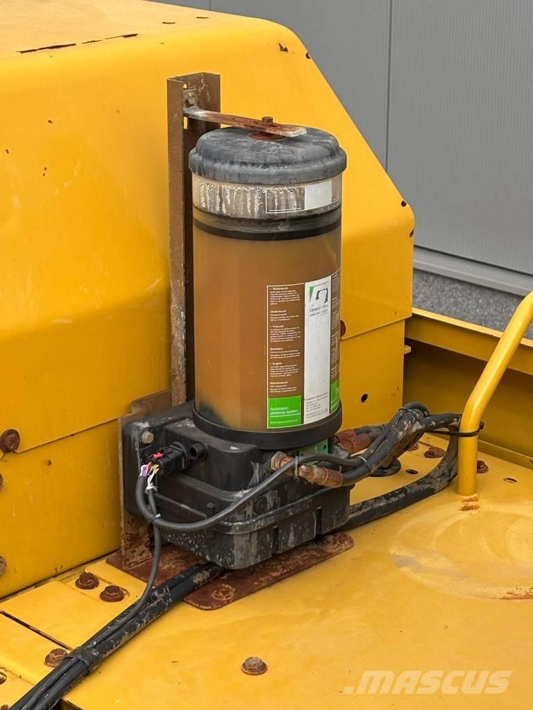 CAT 352 Excavatoare pe șenile
