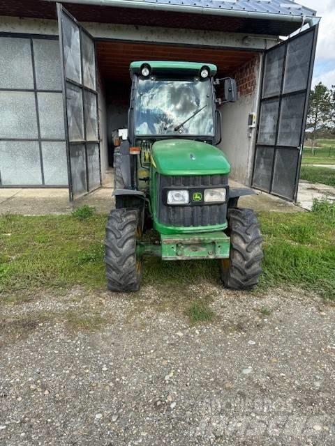 John Deere 5515 F Tractoare