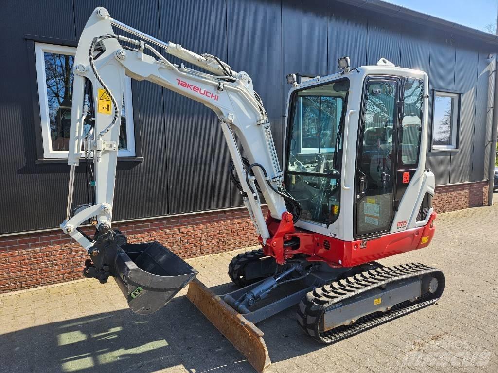 Takeuchi TB 225 Mini excavatoare < 7t