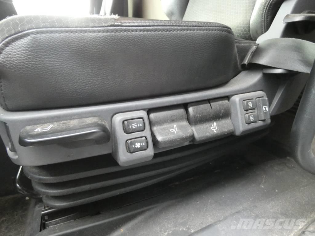 Scania P 250 Camioane platforma/prelata