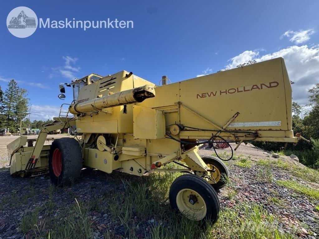 New Holland 1530 Combine de secerat
