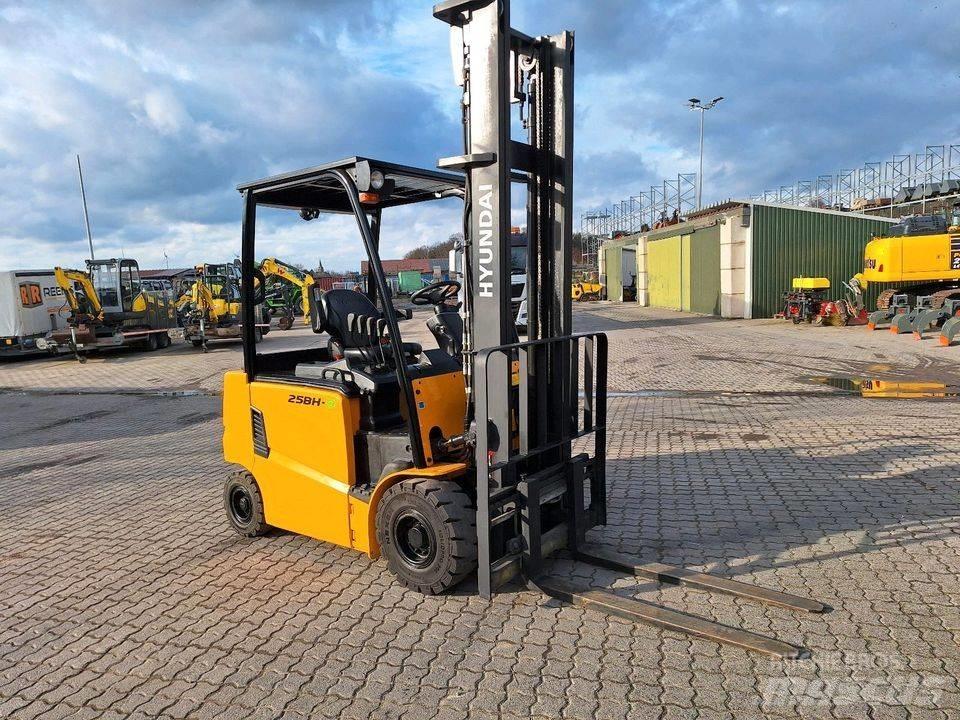 Hyundai 25 BH-9 Utilaje construcții - Altele