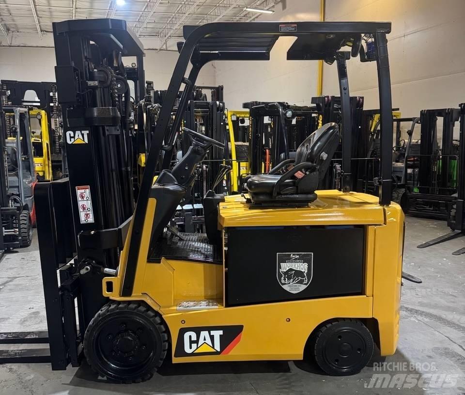 CAT EC30N2 Stivuitor electric