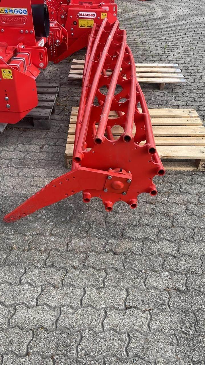 Kuhn Maxirohrwalze Cilindri compactori tractabili cu vibratii