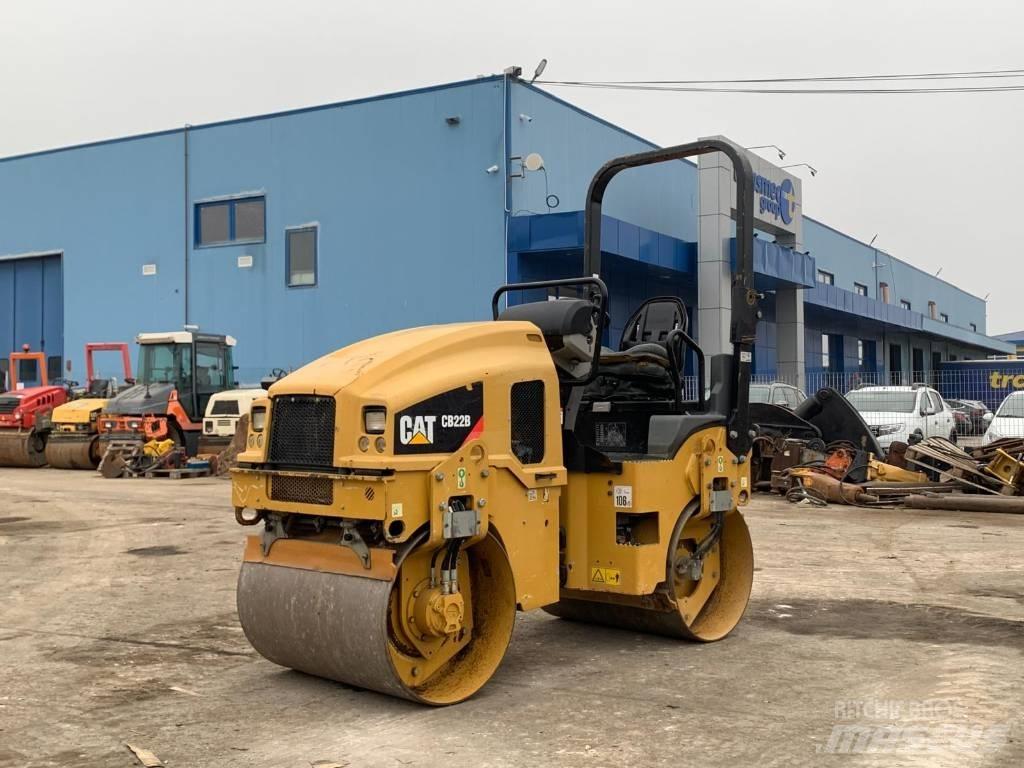 CAT CB 22B Cilindri compactori dubli