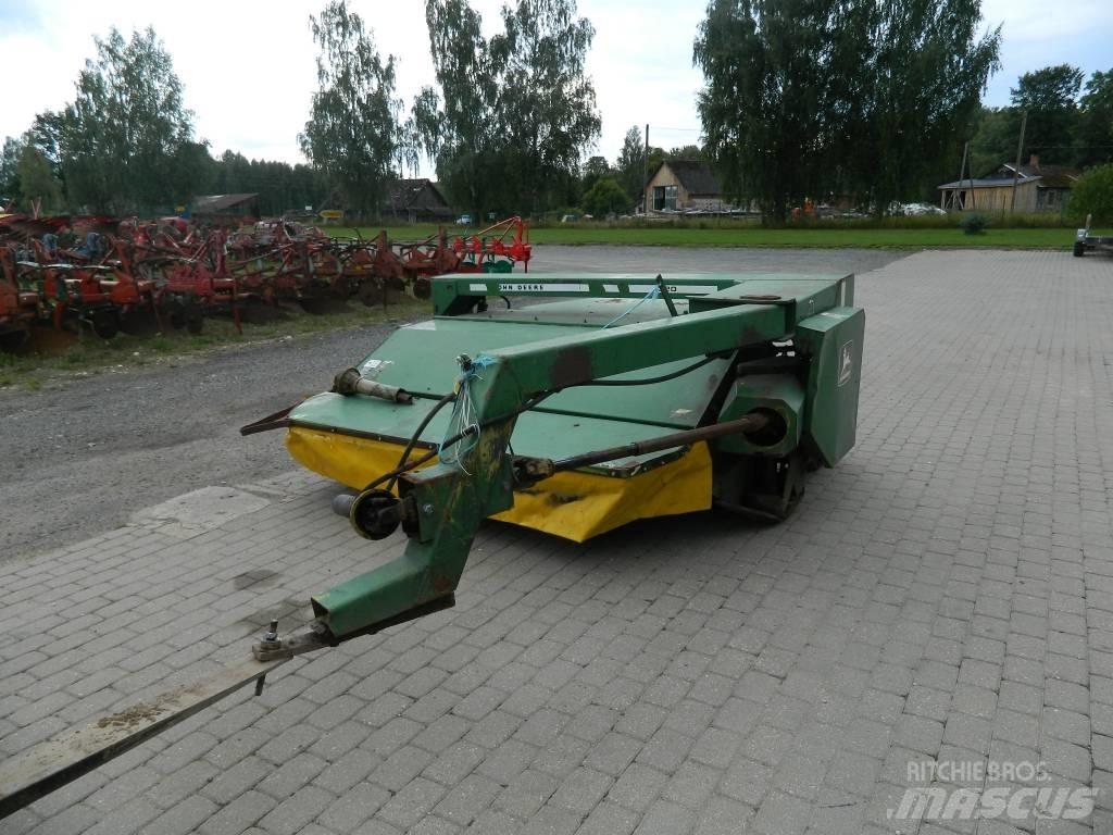 John Deere 1320 Cositoare de iarba cu umidificator