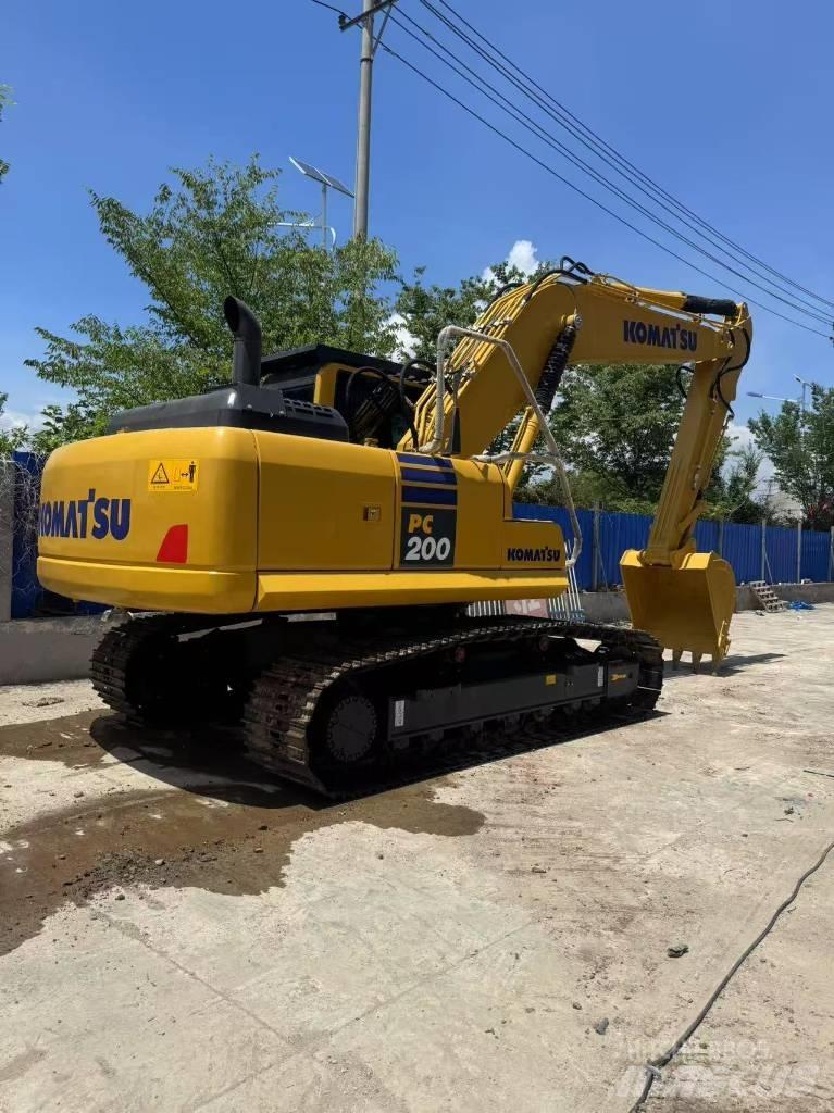 Komatsu PC 200 8N Excavatoare pe șenile
