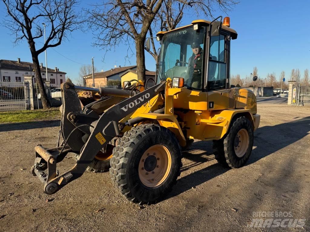 Volvo L 30 G Incarcator pe pneuri