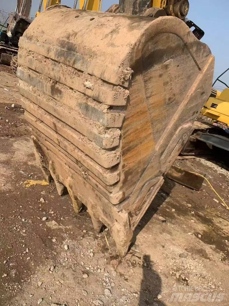 Komatsu PC 450-8 Excavatoare pe șenile
