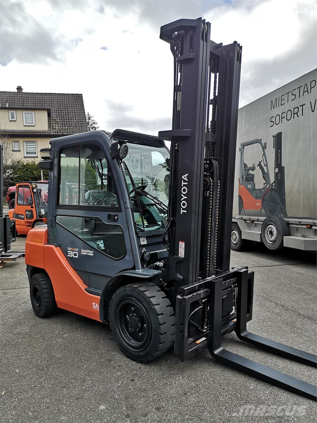 Toyota 02-8FDF30 Stivuitor diesel