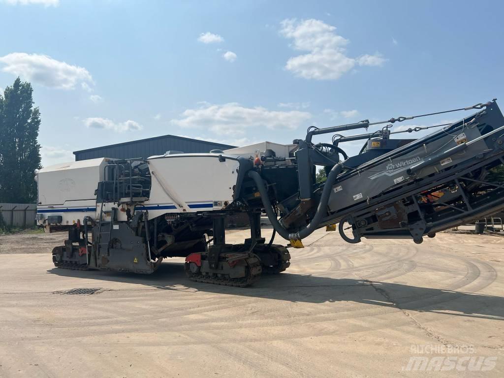 Wirtgen W 220 Utilaje asfalt cu freze reci
