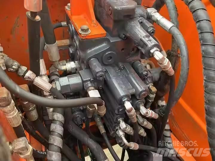 Doosan DH80 Excavatoare pe șenile
