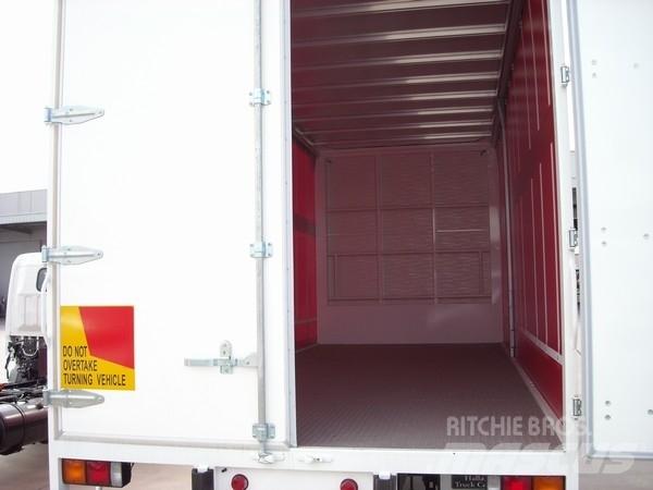 Fuso Fighter 6 Camion cu prelata