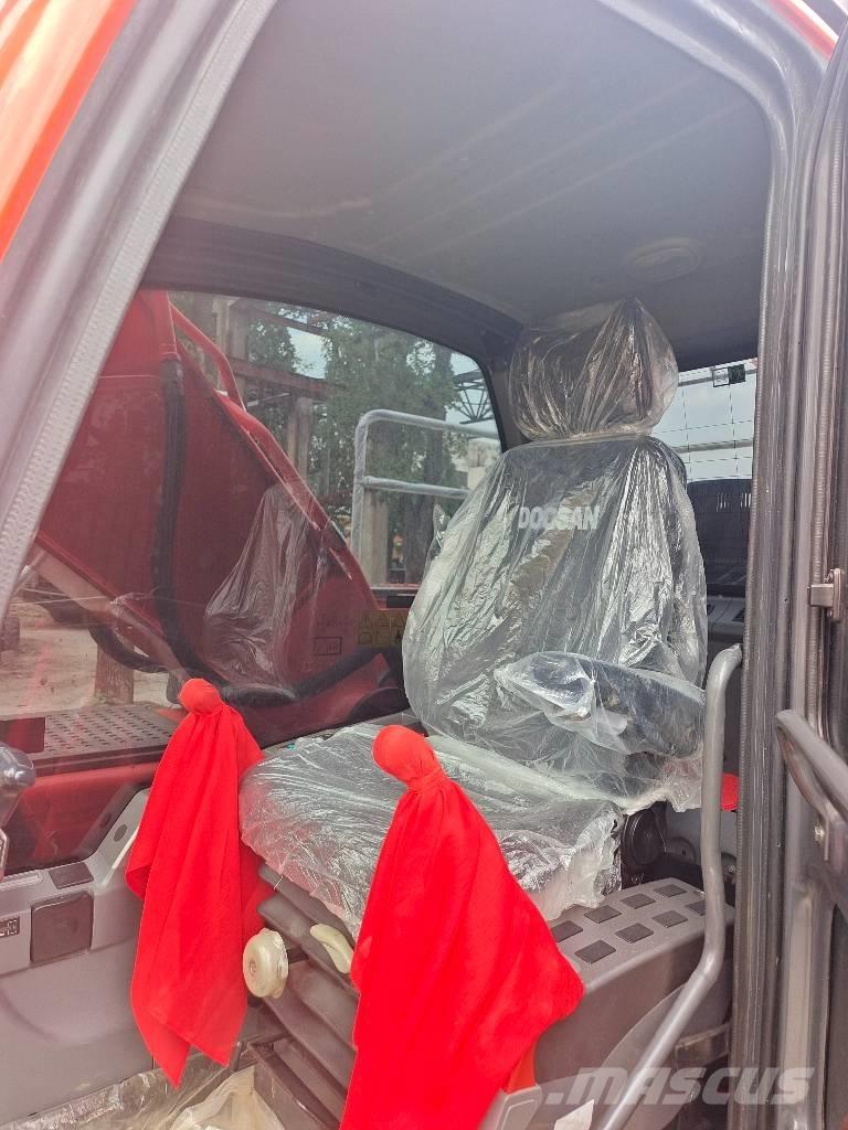 Doosan DX 225 Excavatoare pe șenile
