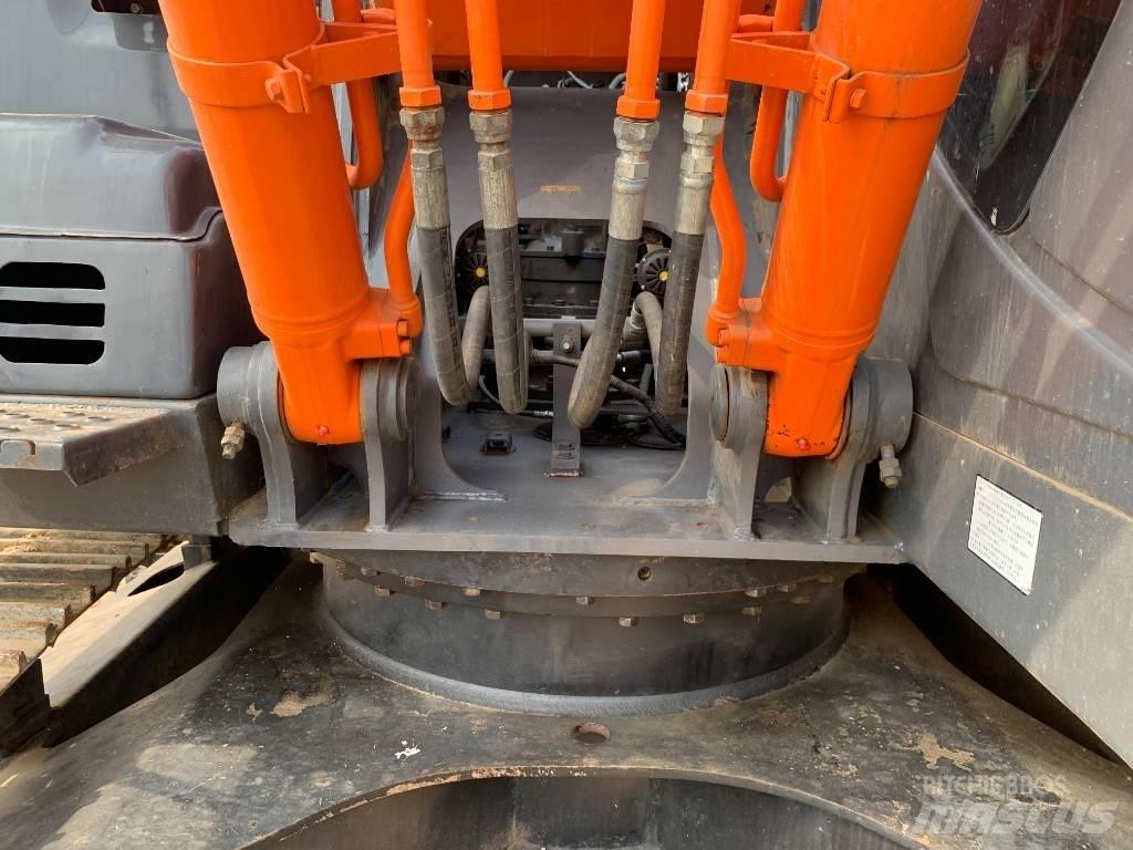 Hitachi ZX210G Excavatoare pe șenile

