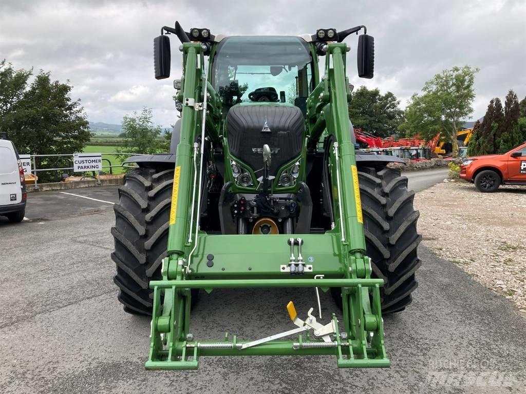 Fendt 724 Profi Plus Tractoare
