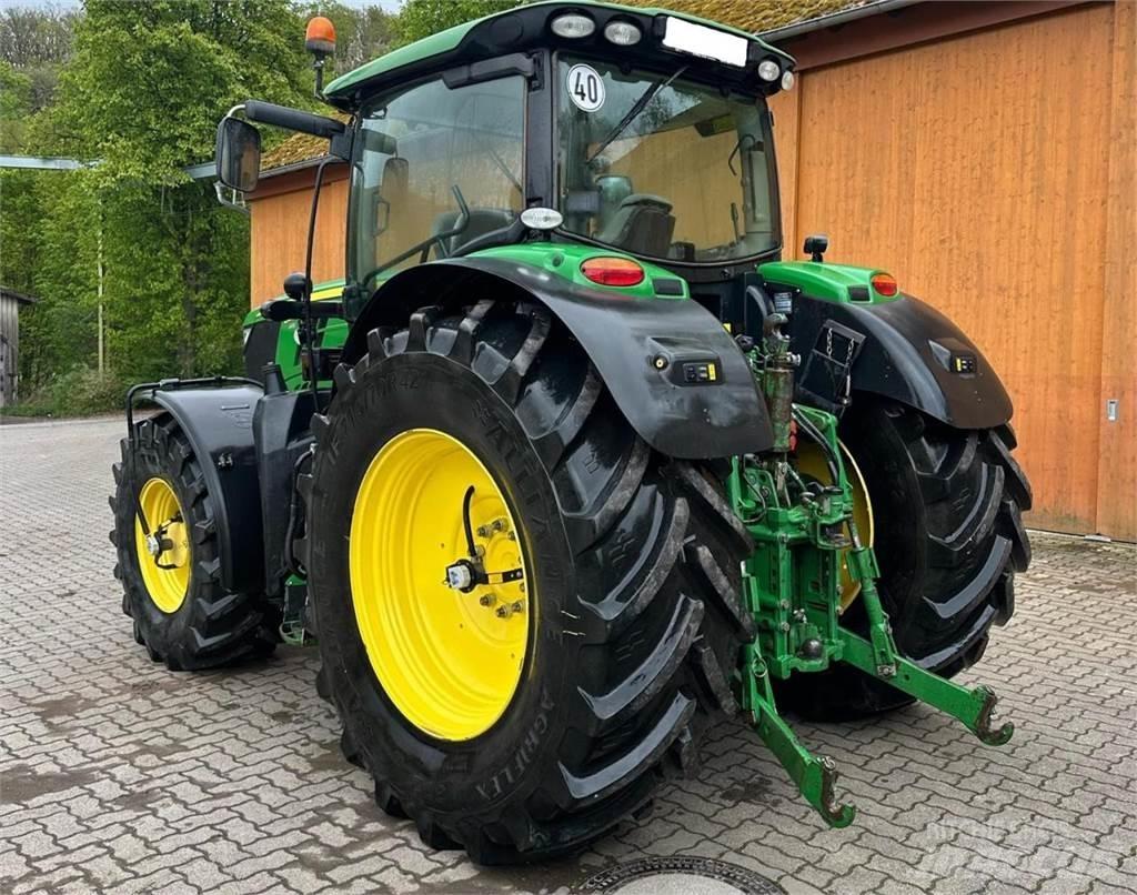 John Deere 6210R Tractoare