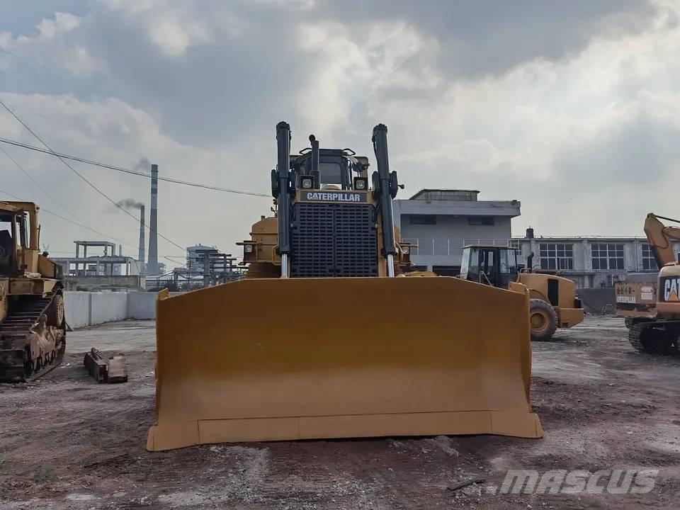 CAT D9N Buldozere pe senile