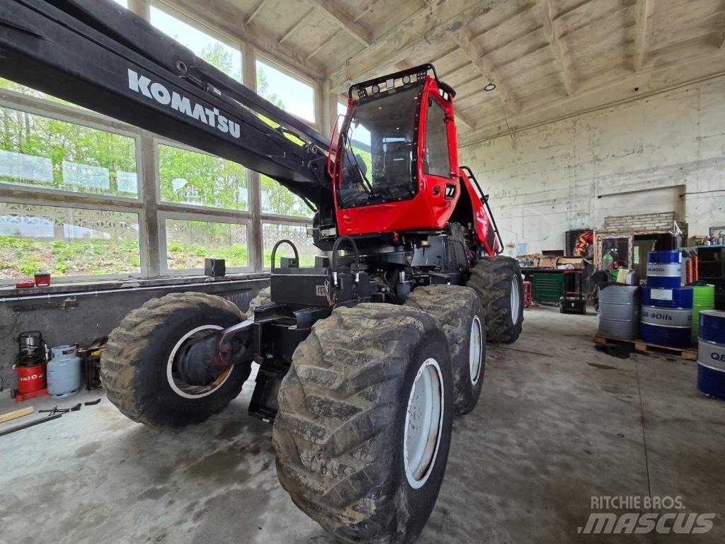 Komatsu 911 Combine forestiere