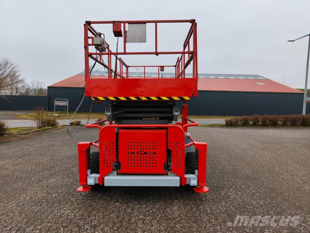 SkyJack SJ 9250 RT Platforme foarfeca