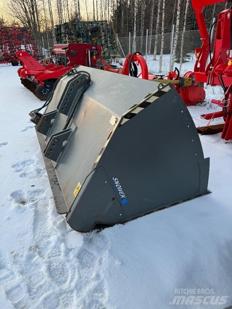 Snowek S2500 Dispersare nisip si sare