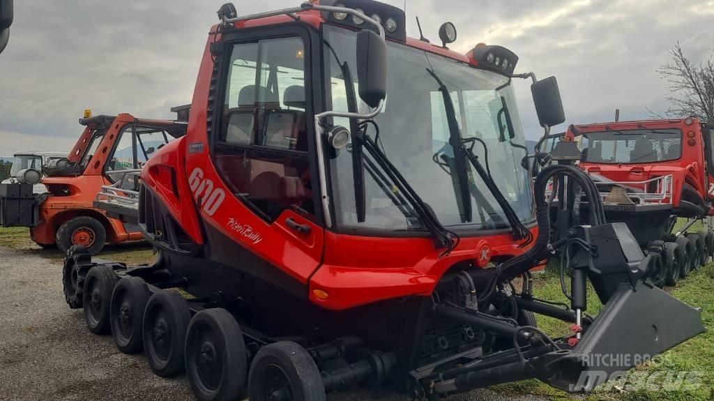  PistenBully  600 Utilaje deszapezire