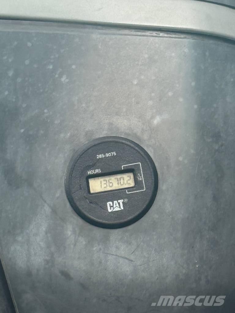 CAT M 325 D MH Excavatoare cu roti