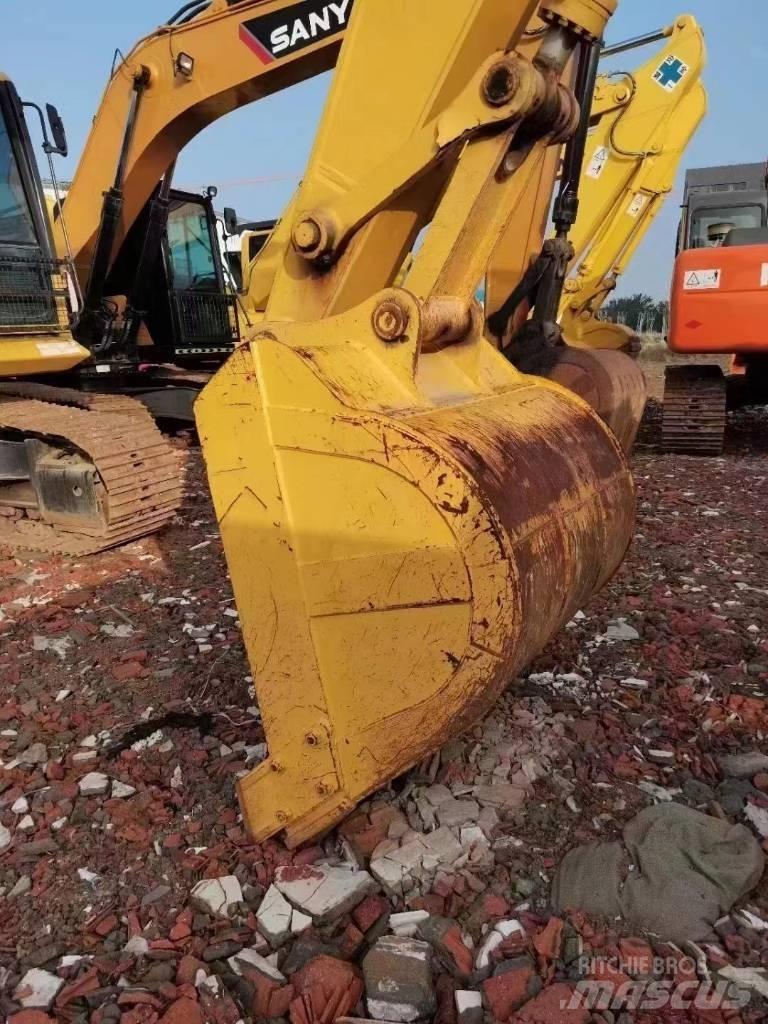 Komatsu PC 210 Excavatoare pe șenile
