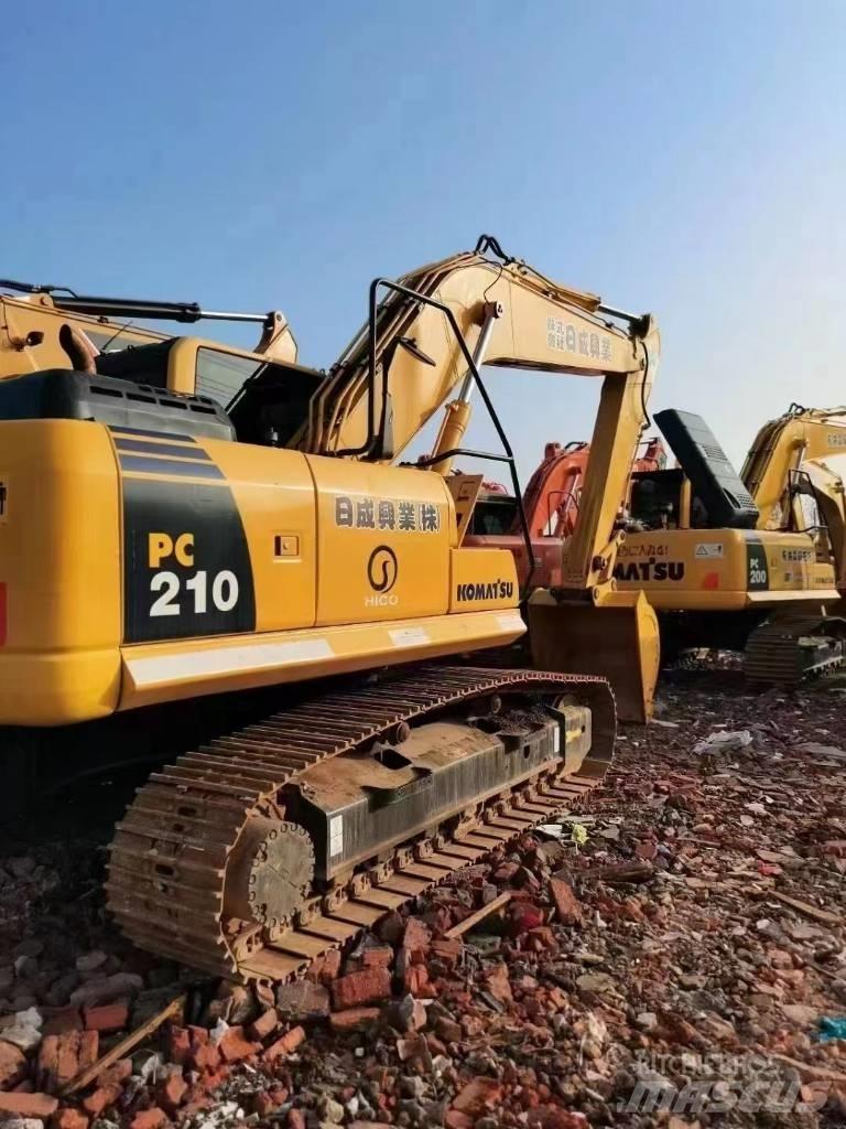 Komatsu PC 210 Excavatoare pe șenile
