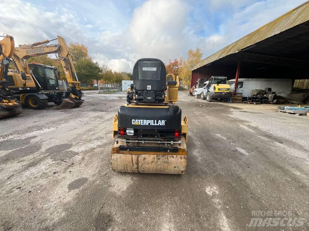 CAT CB 224E Cilindri compactori dubli