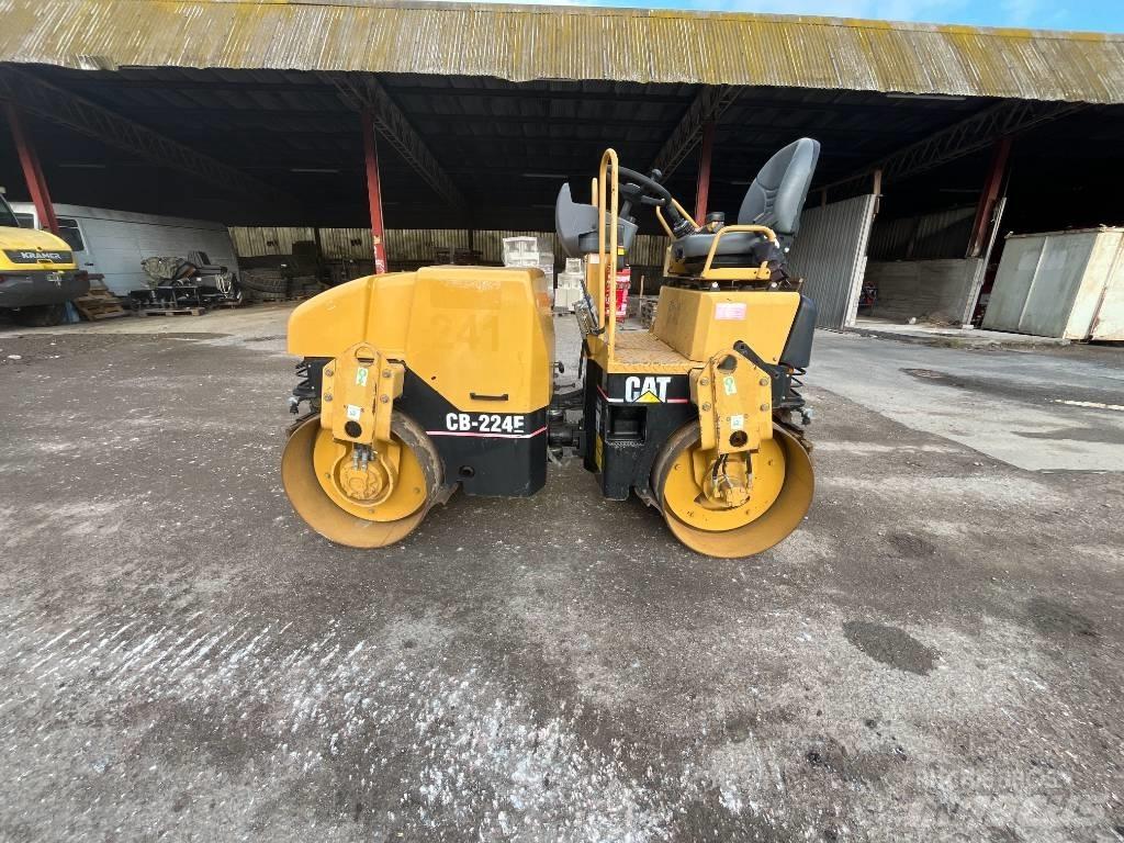 CAT CB 224E Cilindri compactori dubli
