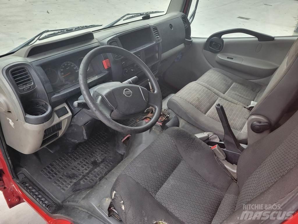 Nissan Cabstar Cabine si interior