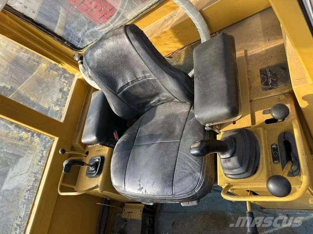 CAT D5C Buldozere pe senile