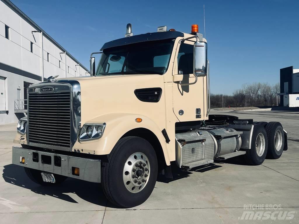 Freightliner 122 SD Autotractoare